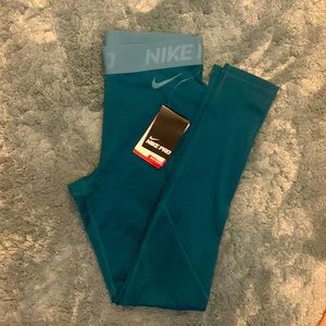 Nike Pro • Hyperwarm Leggings S
